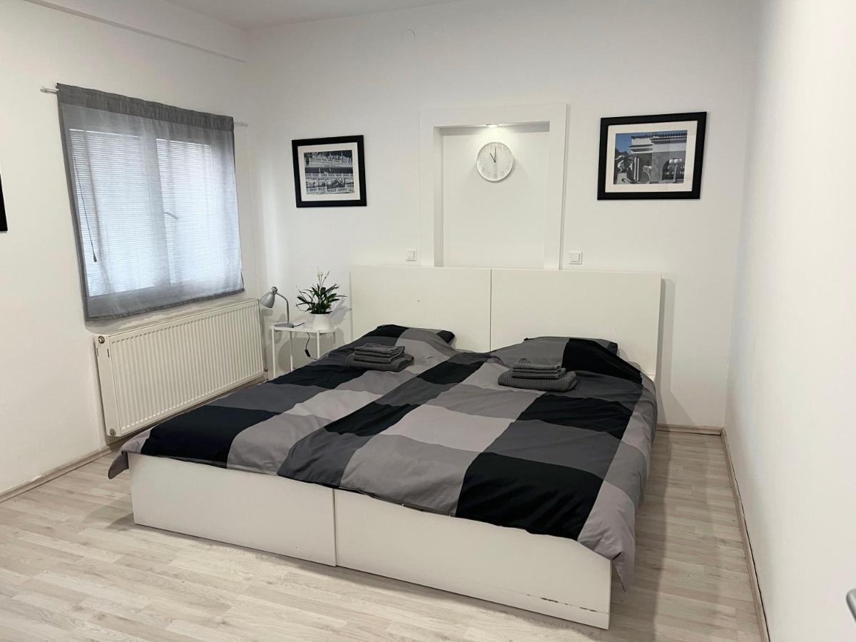 Appartamento Renovated City Center Apt End Of Sept 23 Lubiana Esterno foto